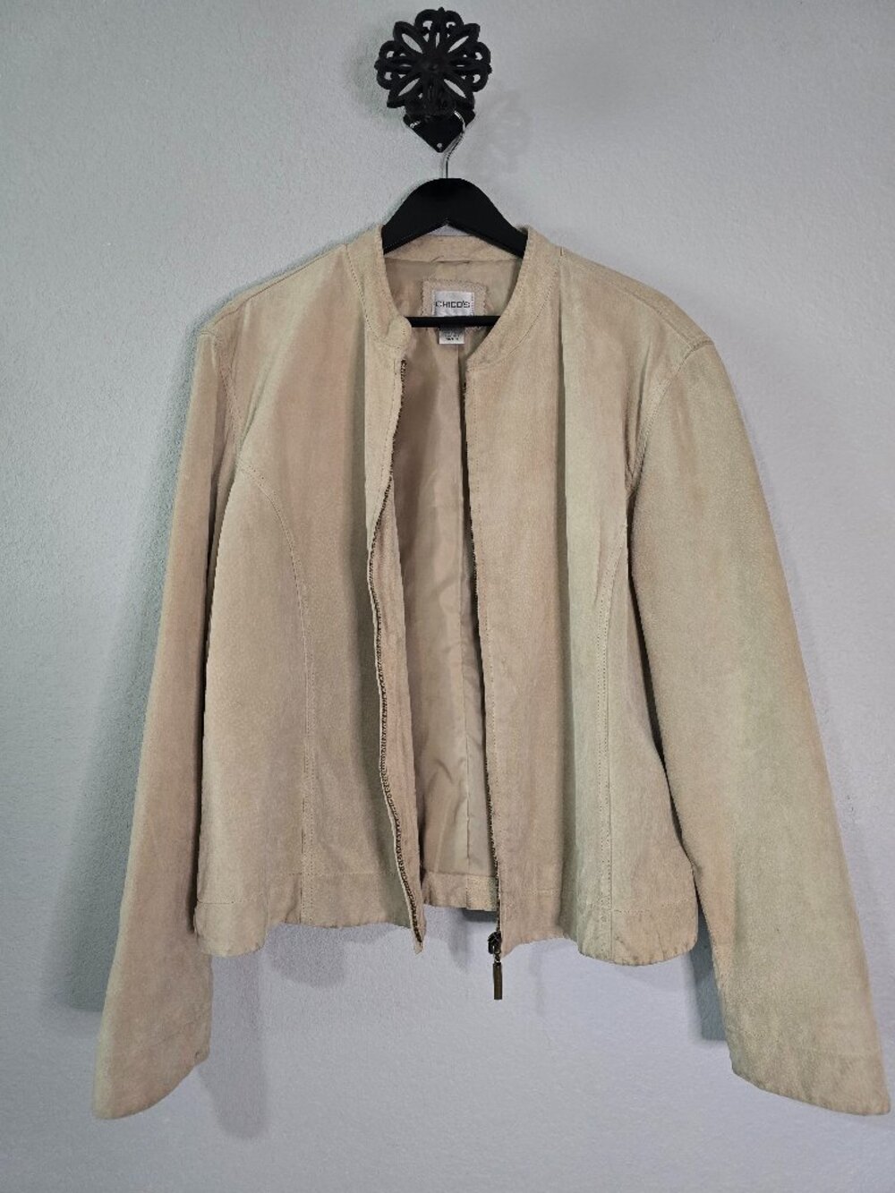 Chicos Size 3 Tan Genuine Leather Zip Front Jacket